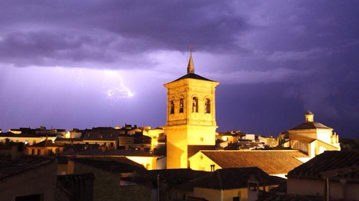 Dani_Ruiz5's tweet photo. Tormentas de verano. Buenas noches! http://t.co/OQAucdOCG6