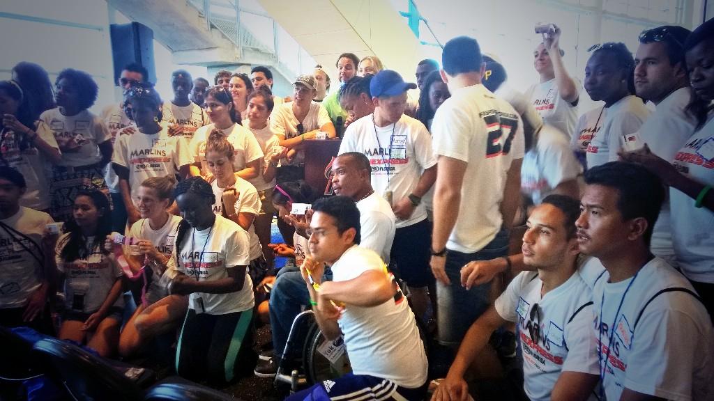 SwagaSports's tweet photo. With @unosdp @Snap2Live @MarlinsAyudan commiting to using sports and our networks to raise awareness on #Snap2Live http://t.co/N386EwraQX