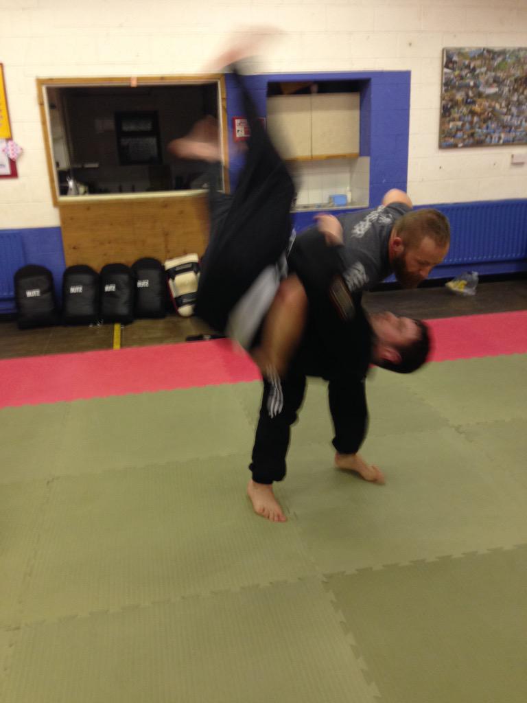 AdamPlinston's tweet photo. Great senior ju jitsu class tonight - 14 on the mat,  our biggest class yet! http://t.co/EpH4RxvZA2