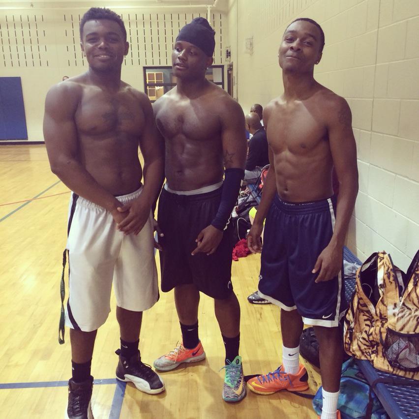 BallenJared's tweet photo. BALLEN men do it better 😏💯👌 #Gang http://t.co/GlY5ngXHET