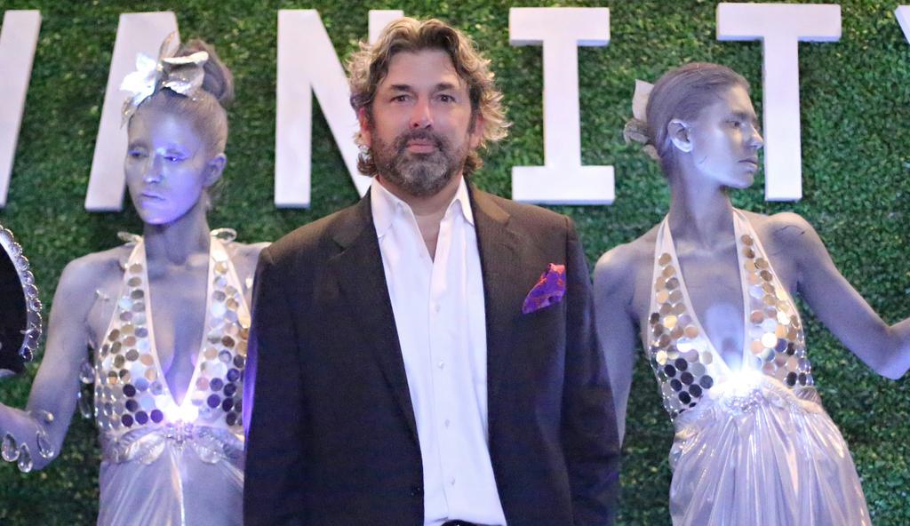 JaredLang's tweet image. Had to get this fun shot with these amazing looking models.#7down #fashion #art #models #henkepillot #houston #vanity