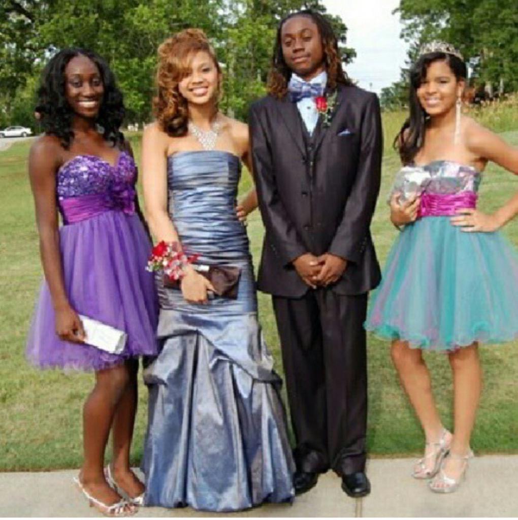 evilariee's tweet photo. 👋🏽 Yall 😂😘 #TBT #FreeOno http://t.co/uE4UXjen6L