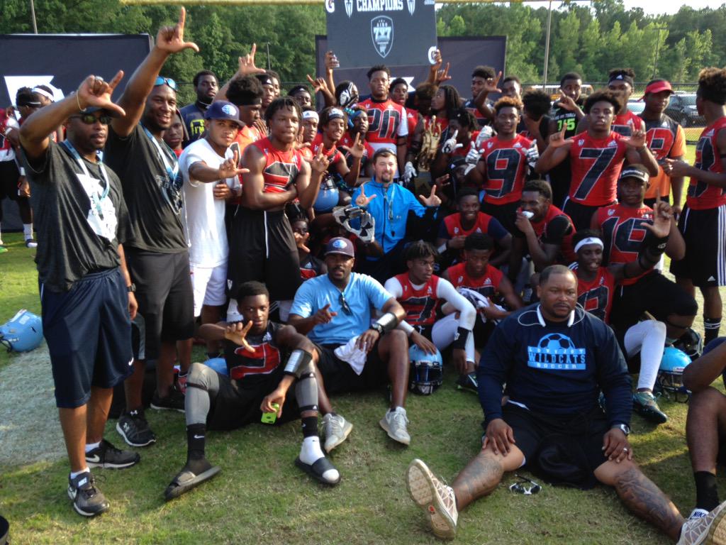 jdm22's tweet photo. What a great game with everyone #airo7v7 #adidas7v7 airo7v7 #ELCA #Dutchtown #dutchtownfootball @crescent_buzz http://t.co/52BRAQ0mni