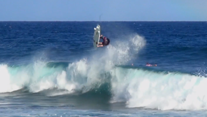 Surfer's tweet photo. New York's silent killer, Leif Engstrom, drops aerial hammers and proper tube rides. 

VIDEO: http://t.co/2XBKYHoa94 http://t.co/Y5UPmbZsdr