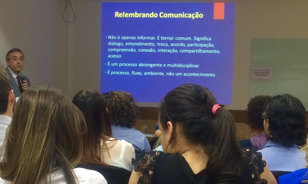 JosianeCoutinho's tweet photo. II Forum Ipog de Comunicação Empresarial com o Doutor em Comunicação, Jorge Duarte. #IpogDigital 📇📝🎥 http://t.co/l6WTCbr6LC