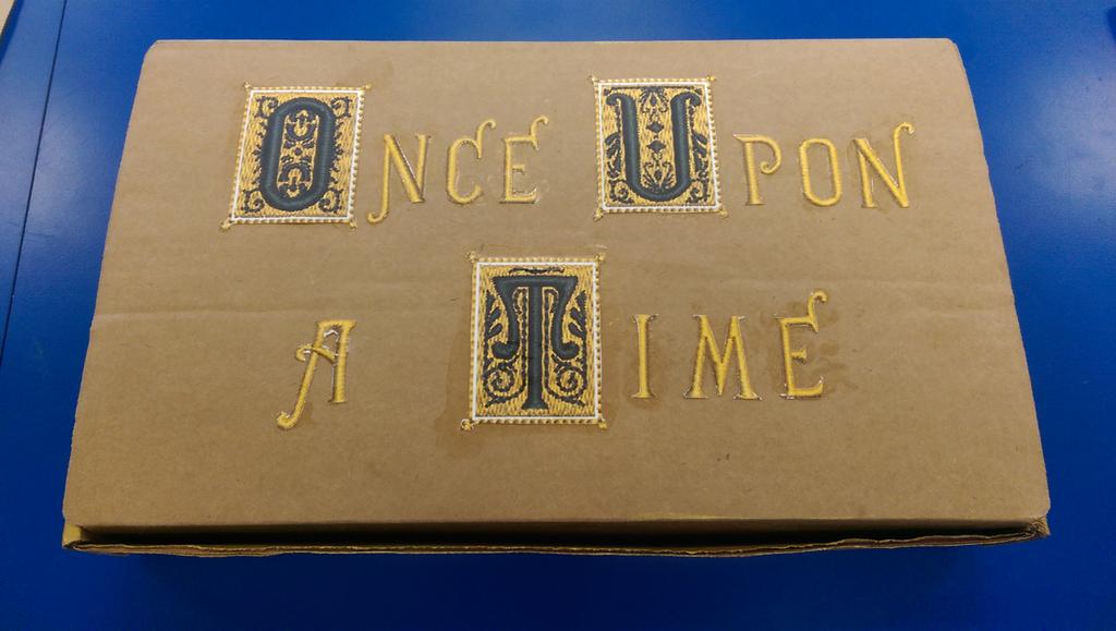 thedarkswen's tweet photo. I made my best internet friend a OUAT gift box, because I love her so much! 😃❤ http://t.co/WmEBJx7ABE