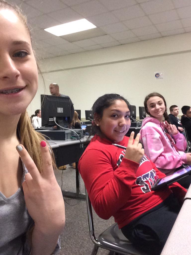 anastasiavas33's tweet photo. Happy birthday Kacie!! Hope your day is as amazing as you are girl! Keep ballin #homeslice #2rolls 💗🎉🏀💯 @kaciefilian http://t.co/uKNpcUJzJK