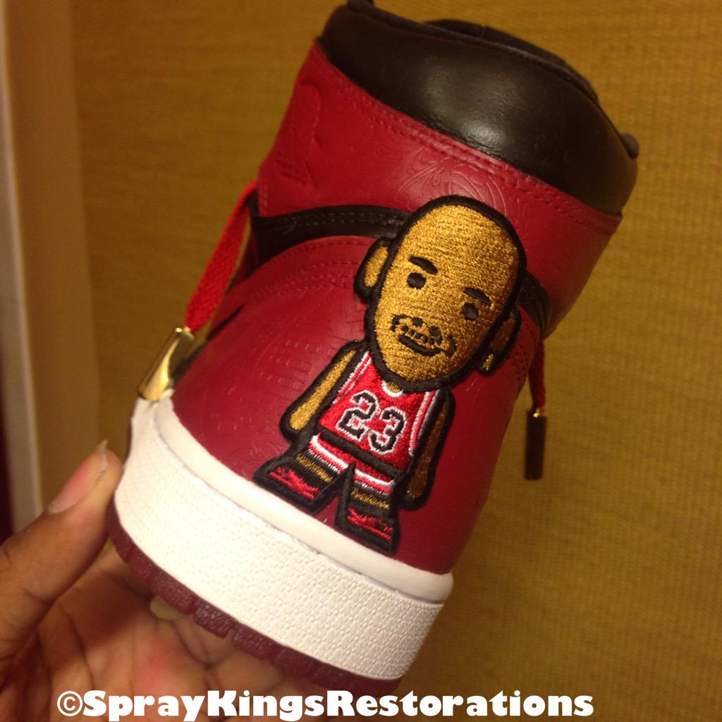 spraykingsC's tweet photo. no matter what they say about Mike he provides so many of us canvas' to create art "6 time champs 1's"
#SprayKings🎨👞 http://t.co/jah3MBLiIN