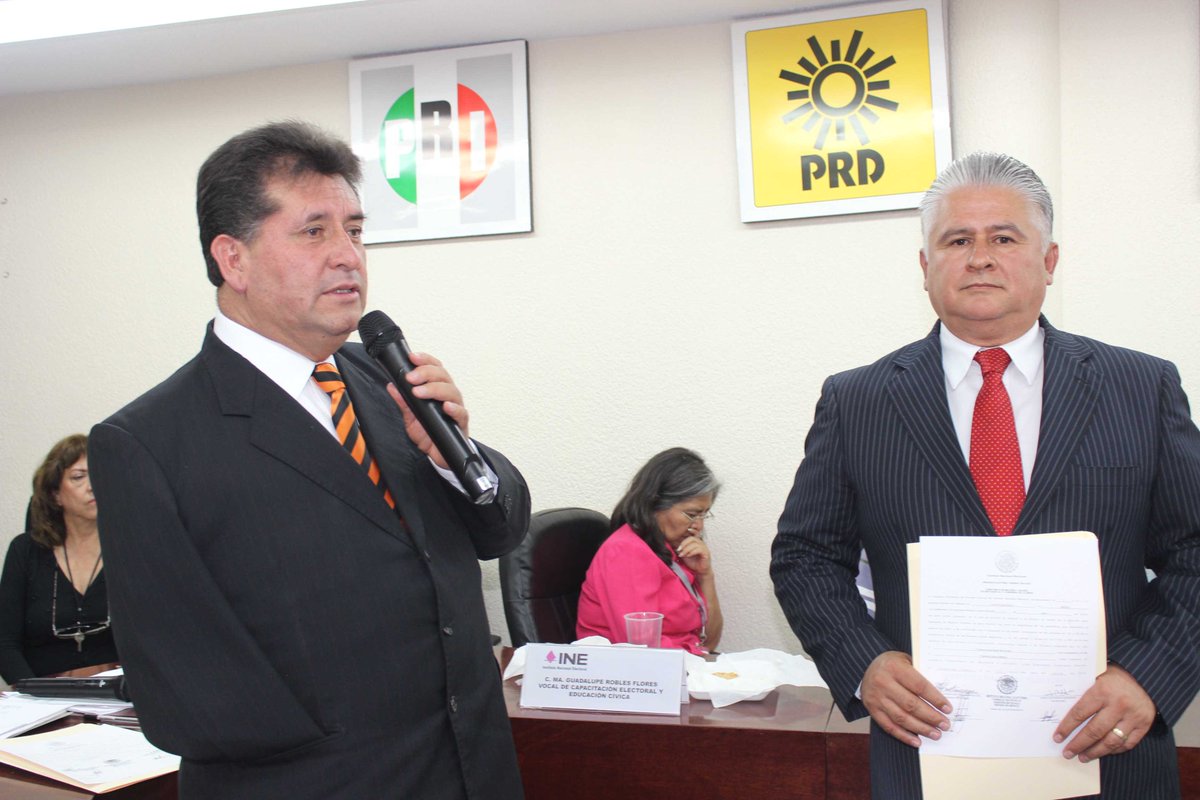 elizcallense's tweet photo. Ahora es tiempo de cumplir como siempre: Paco Rojas y Herminio Cahue http://t.co/aFzoUcrz8m