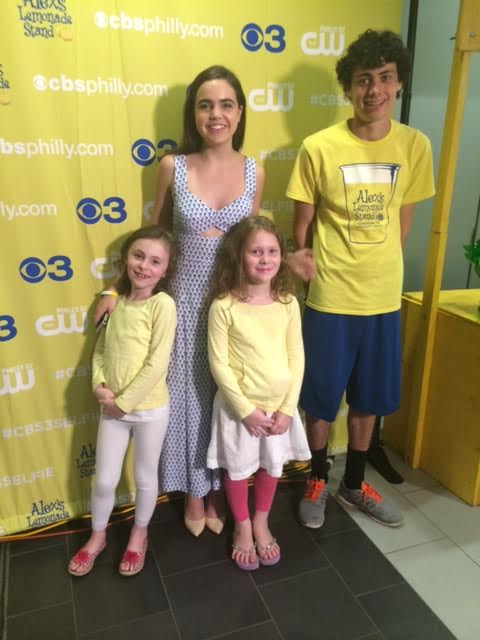 CBSPhiladelphia's tweet photo. 10 minutes to go! Call #CBS3StandforHope 1-844-977-CBS3 http://t.co/nGymwDHpyr @baileemadison #CBS3Selfie http://t.co/8JPXSoMif1
