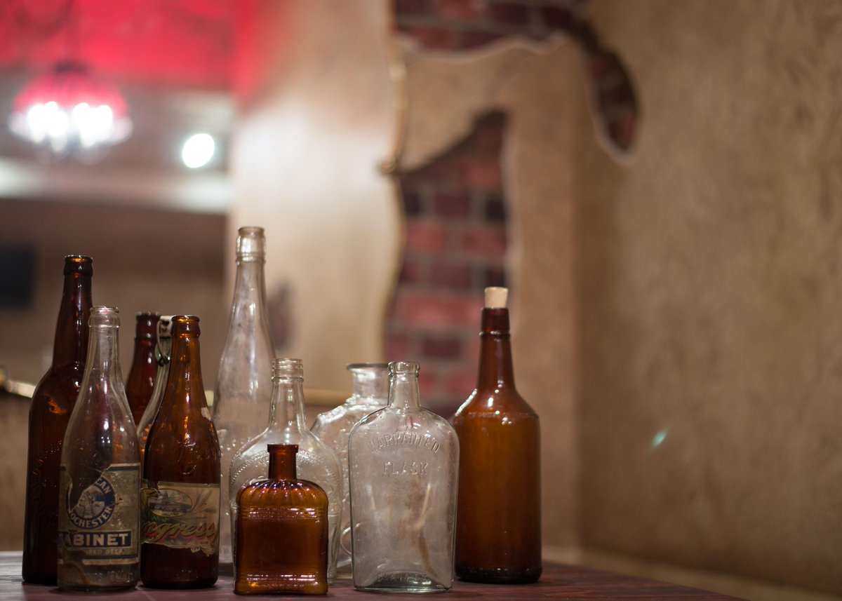 escaperacing's tweet photo. During Prohibition, a cool drink could land you in hot water! (Photo-KimSchneider) #escapeentertainment,#racetoescape http://t.co/pIUdJbXvpp