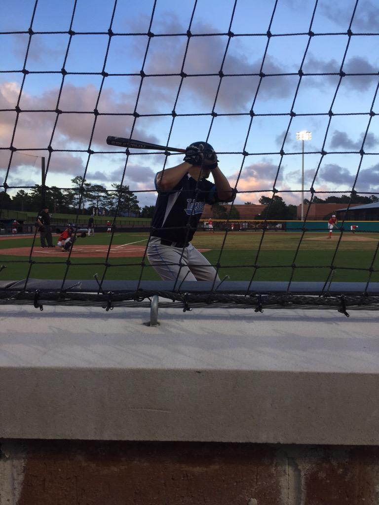 DiamondFalcons's tweet photo. Steven Oakley representing NC in the NC/SC challenge at Costal Carolina. DH and batting 4th. #diamondfalcons http://t.co/VGt91DGsEm