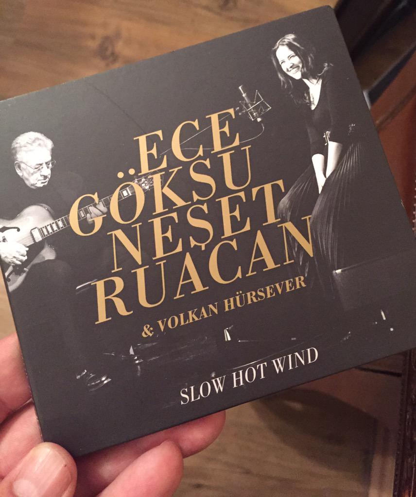MhtYumru's tweet photo. Şimdi #EceGöksu #NeşetRuacan #VolkanHürsever den #SlowHotWind albümü dinleniyor.Alın ve dinleyin derim.
#cazhareketi http://t.co/Xrqp9k7FoA