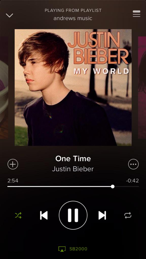 crossovercairns's tweet photo. The GOAT at it again #oldjustin @justinbieber http://t.co/2JtiZrgutR