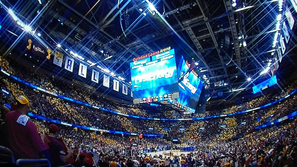 kickplanetTV's tweet photo. Doble mosaico en The Q! #TheFinalsNBA http://t.co/6V049B7eFP