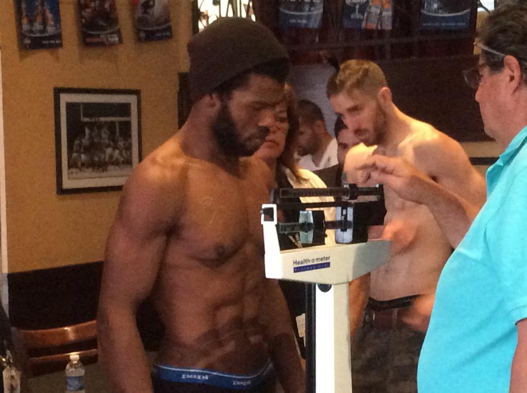 TheDomTSteele's tweet photo. @HonestAmish_com making weight @CESMMA , thanks for the support! http://t.co/KHXo5q322I