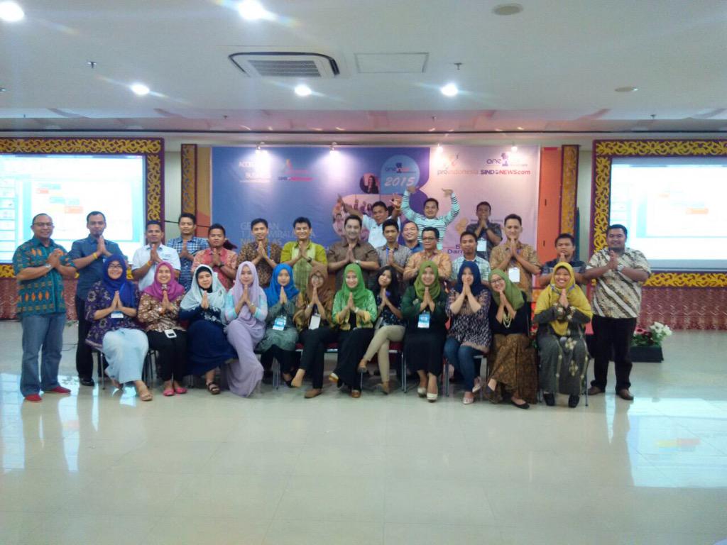 Onein20_PLG's tweet photo. Hari pertama Business Coach Training Palembang @UnivBinadarma Juni 11-2015
#1in20PLG #TimeToAccelerateYourBusinnes http://t.co/wk81OZbSzK