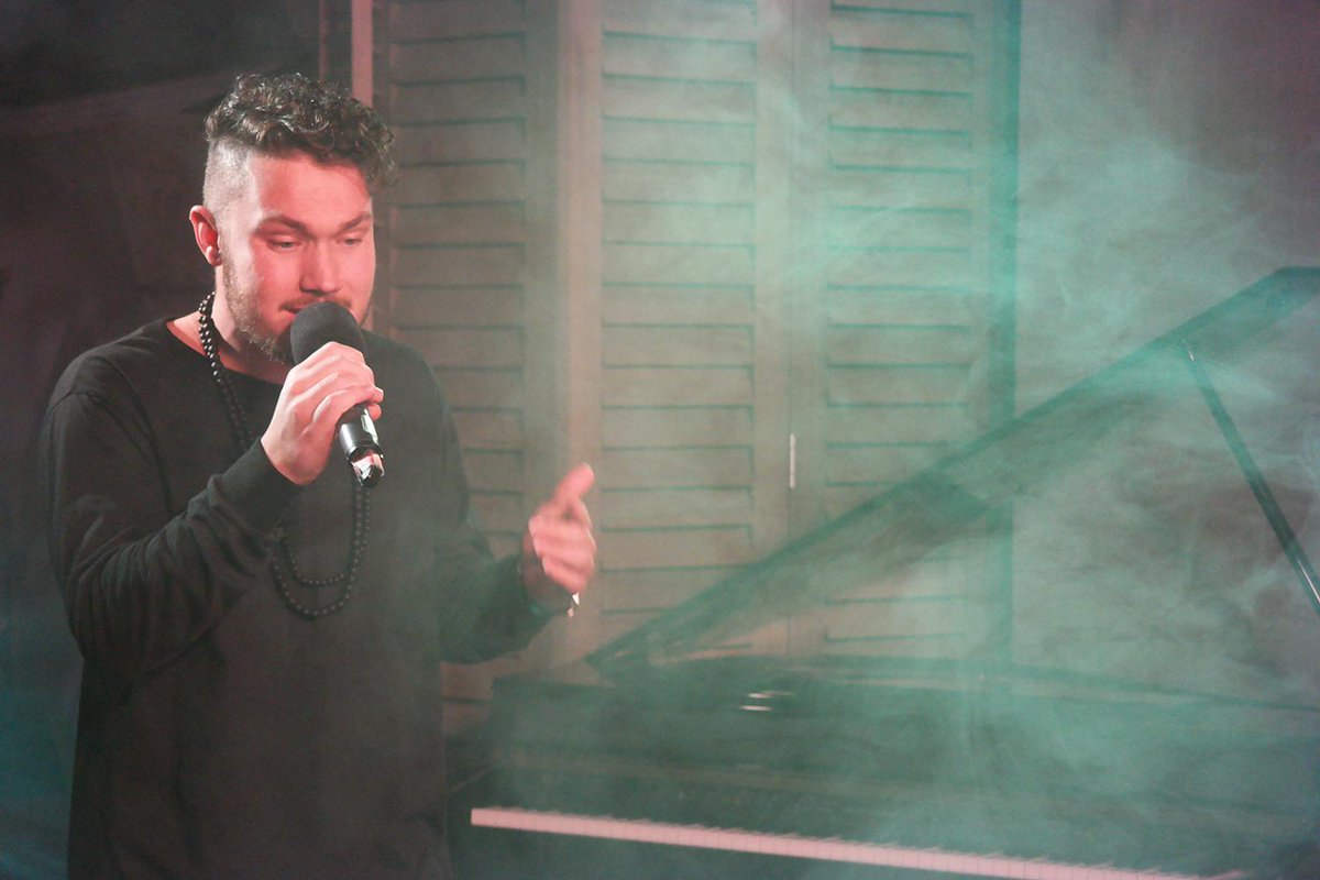 expressoshow's tweet photo. Up close with the real @TiMOODV! #ExpressoMuso http://t.co/wlZrDjOSEV