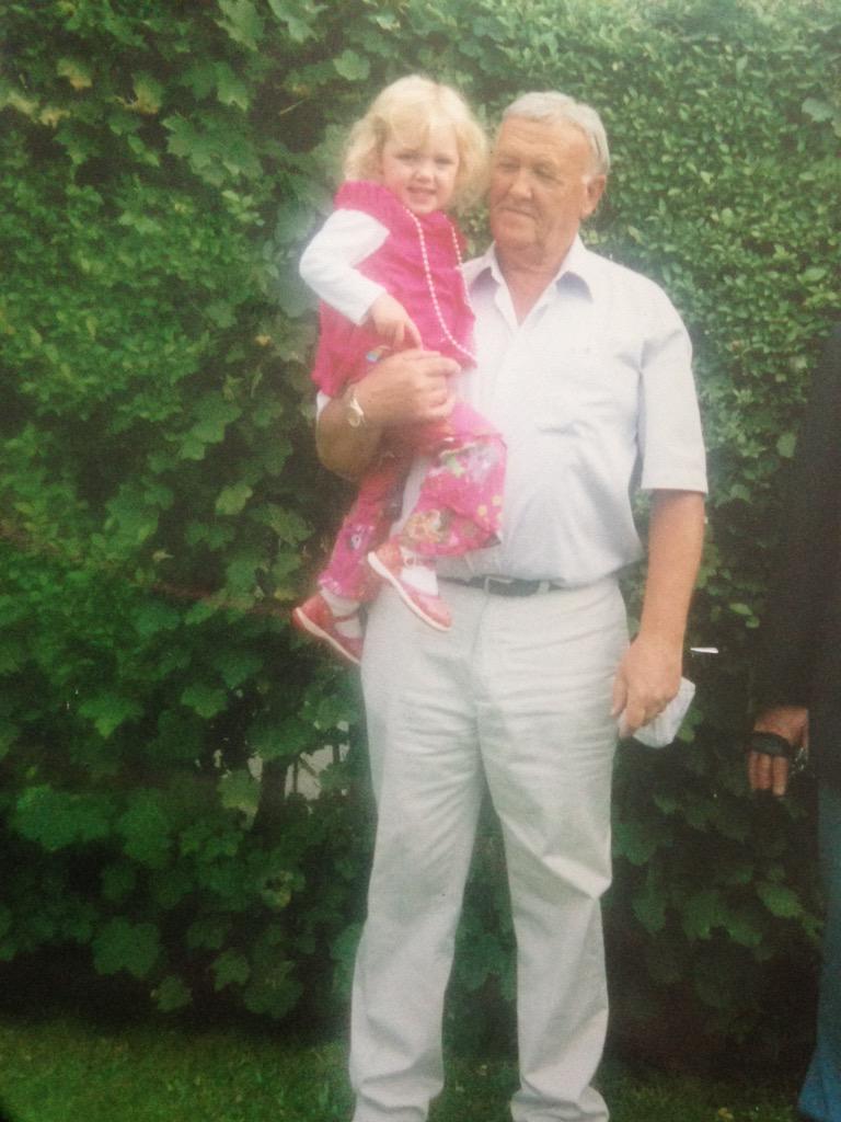 AmiliaWatson's tweet photo. Bit late but👼always my favourite man ever👴never forgotten and greatly missed👼❤️09/06/15 http://t.co/7q8wGyKBPr