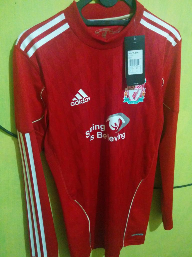 satrio_wibowo11's tweet photo. #RA196 #LFCjubel WTS ||LFC H10/12 techfit SIB|S|BNWT|Rp.750k,Hp 085215856143|| thnx @jersey_oribinal @redsarmy_LFC http://t.co/YBHY2VbY4y