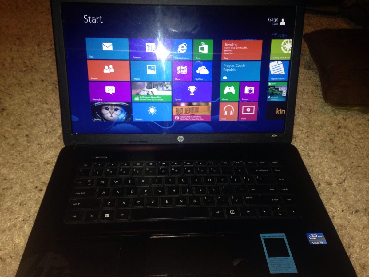 Eff_You_See_KFC's tweet photo. I am selling "Laptop" on #wallapop http://t.co/zLEenWqkh5 http://t.co/9zGrP8J9SZ