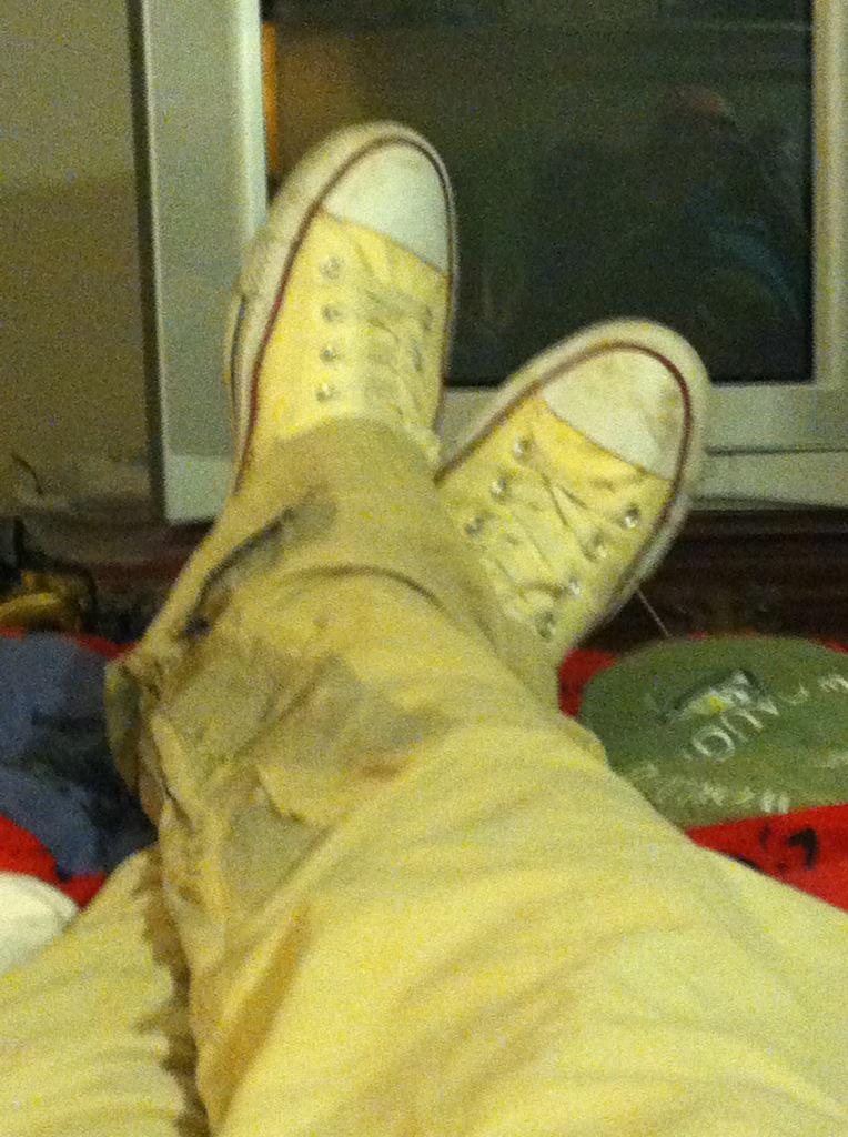 arnot_wright's tweet photo. @banta_mary nice chucks and follow I just started wearing a pair my brother gave me. So hot right now. http://t.co/fj5UgdroqP