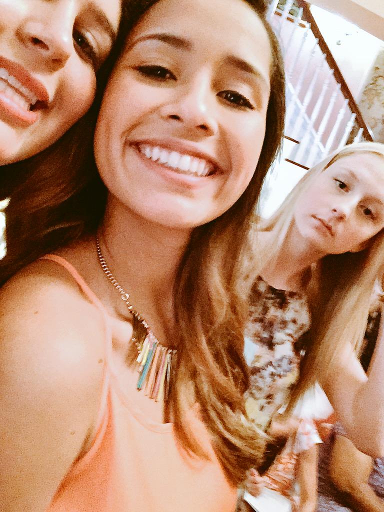 urlocalsusan's tweet photo. Awkward selfies with the Ratts💙🎀 #TeaPartyFun #NewPeople #WelcomeToTheSigmaSquad http://t.co/6ElT2iEJ7F