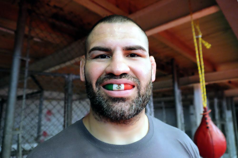 ufc's tweet photo. .@cainmma 
#CampLife #UFC188 
http://t.co/tBYZsSWtxW http://t.co/Ts3QqJbhFZ