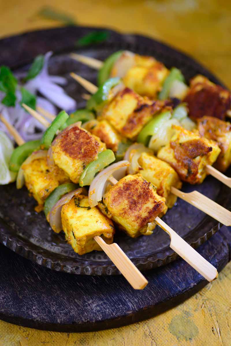 WhiskAffair's tweet photo. Mango Mint Paneer Tikka
http://t.co/MFJet8dc1K
#Recipeoftheday #RecipeTweets #mango #snacks #FoodPorn http://t.co/UifVO1pzYb