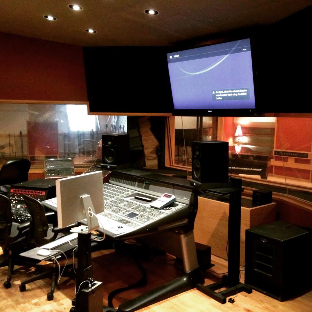 Dave Criswell (@davecriswell) on Twitter photo Saw some amazing facilities at <a href="/CRCstudios/">Chicago Recording Co</a> with @connorAWLO #worldclass #chicagomusic Saw some amazing facilities at <a href="/CRCstudios/">Chicago Recording Co</a> with @connorAWLO #worldclass #chicagomusic