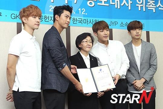 埋め込み画像への固定リンク