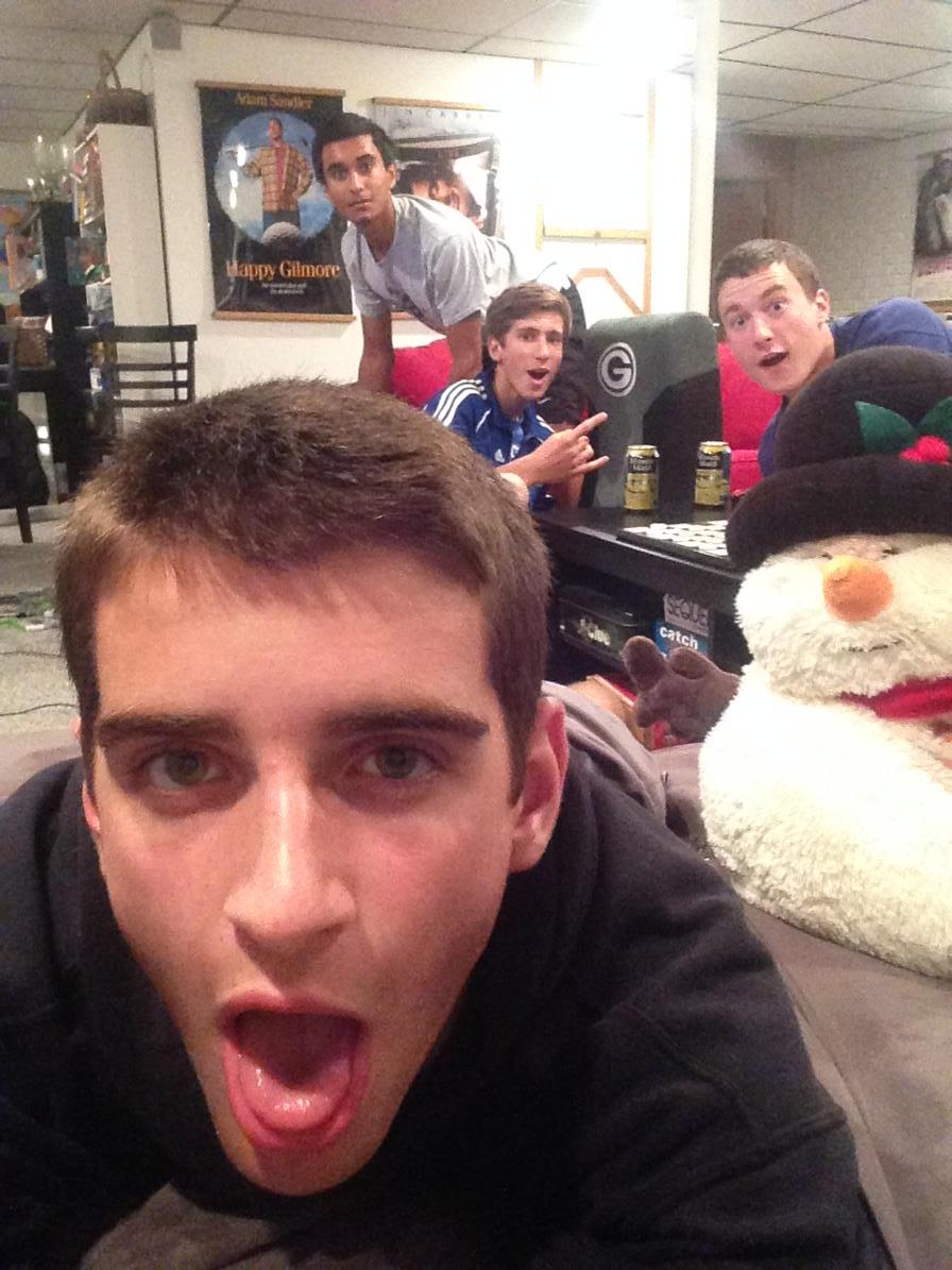 CanOnlyBeJaredM's tweet photo. @BGruetzmacher #squad #seniors15 http://t.co/GrocglnnxR