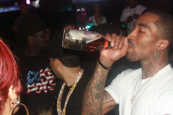 Hace_Frio's tweet photo. He 10/10 off the court in shots tho http://t.co/aZt6c79TQ7