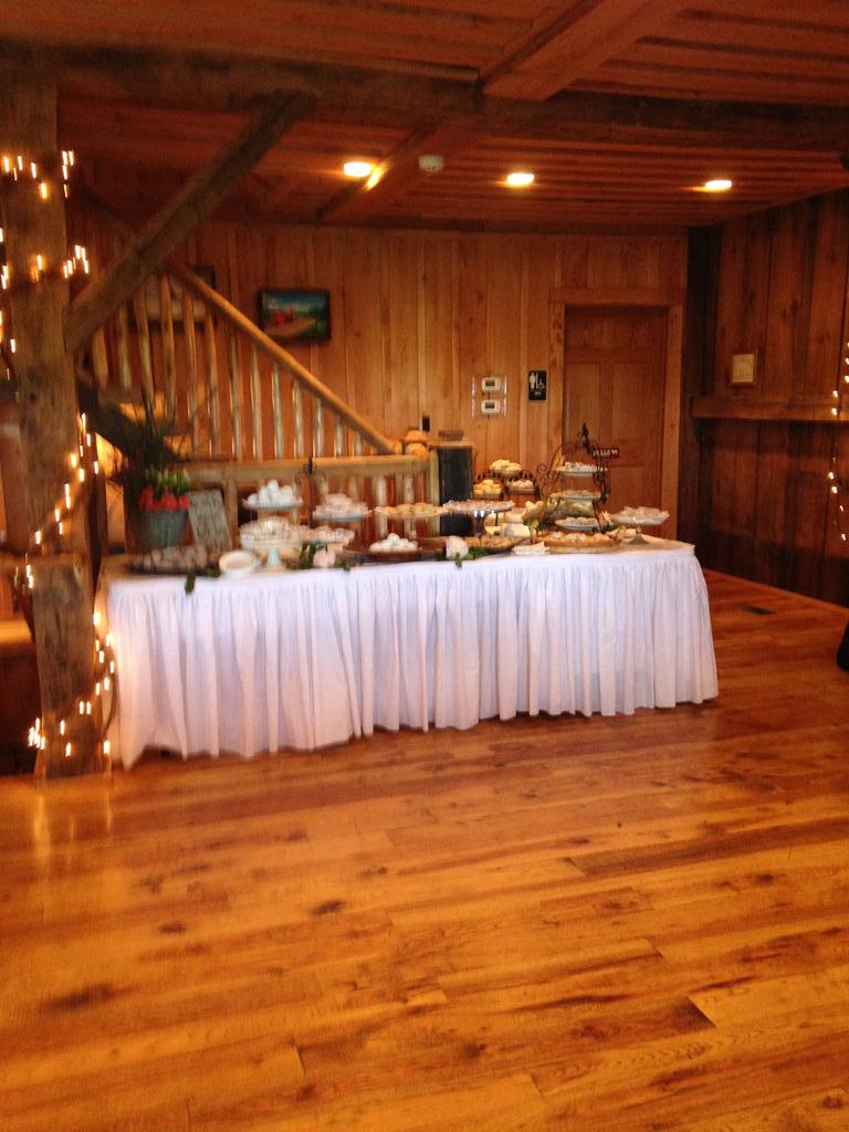 remoscatering's tweet photo. Armstrong Farms wedding http://t.co/px3SyXwzS3