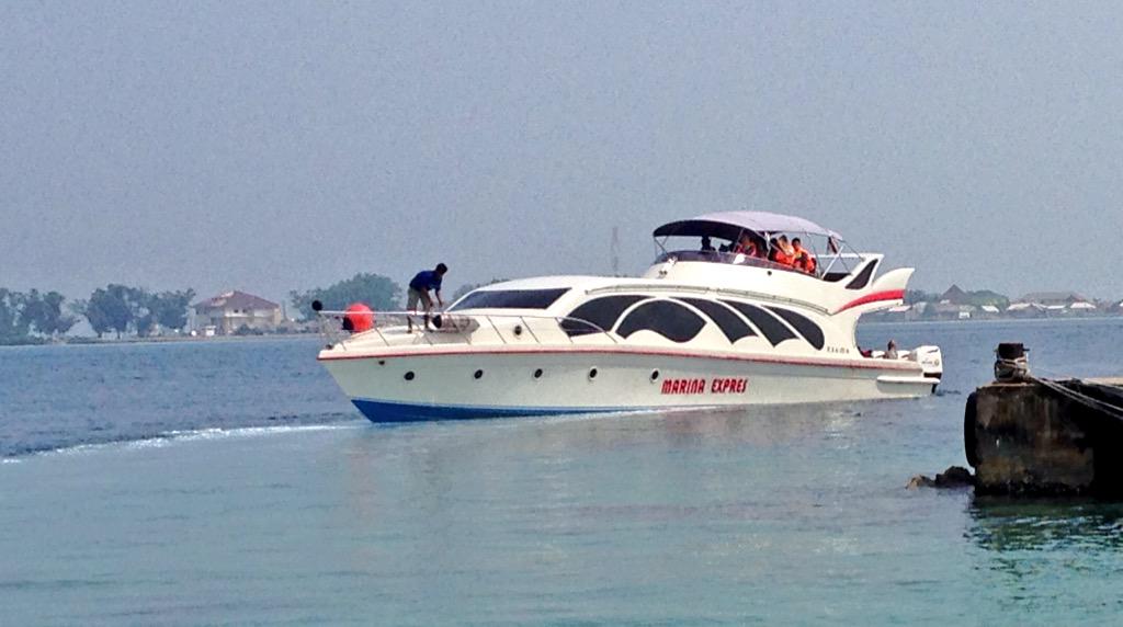 bsjpramuka's tweet photo. Boat no2 goes first http://t.co/rzwHS4hx0H