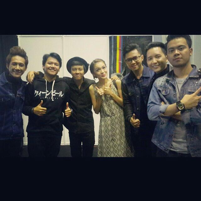 <a href="/SMASHindonesia/">SMASH Indonesia</a> brg neng <a href="/mayaseptha/">Maya Septha</a> :D
