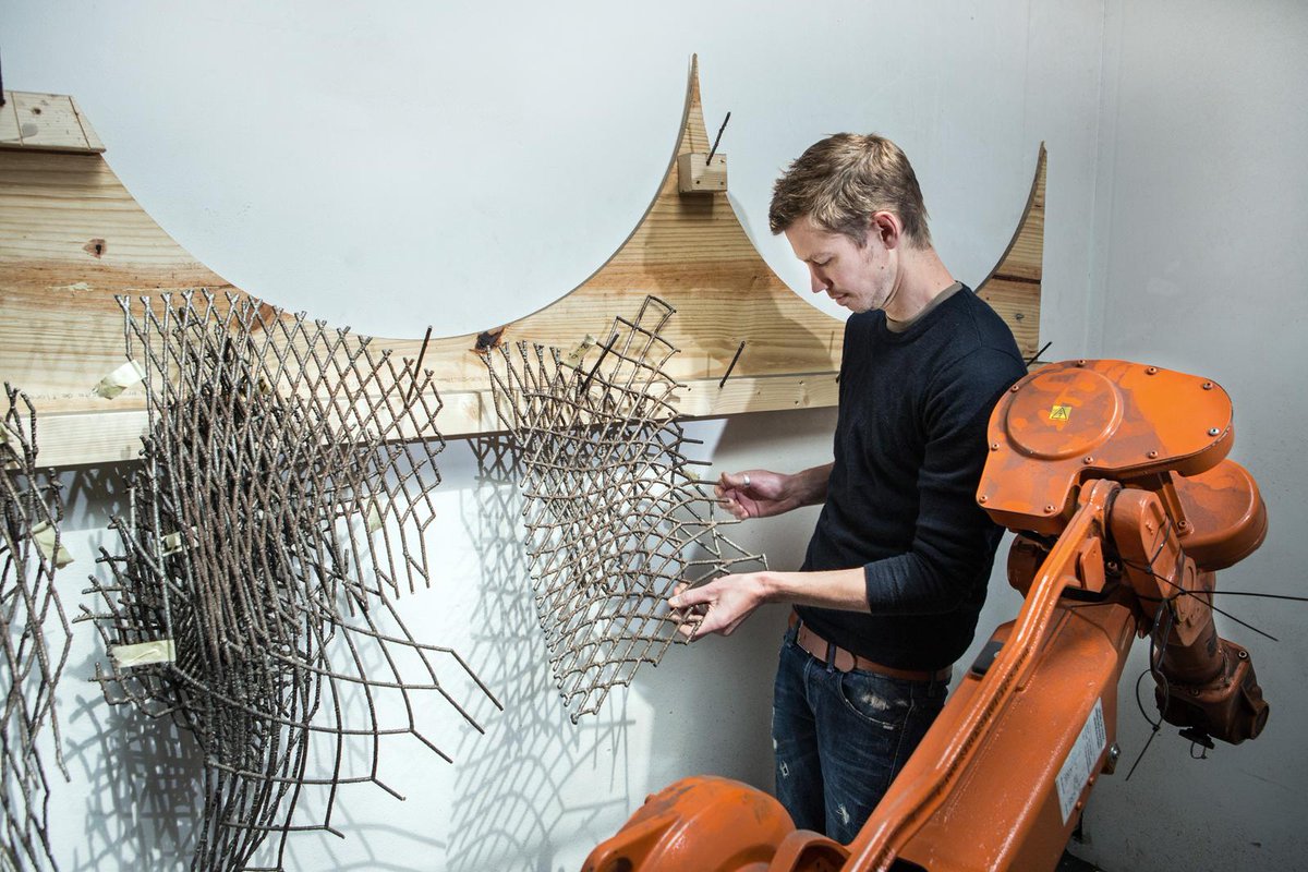 Joris Laarman over @MX3D_Bridge: "Digitale fabricage en lokale productie heeft de toekomst" heijmans.nl/nl/verhalen/vi…