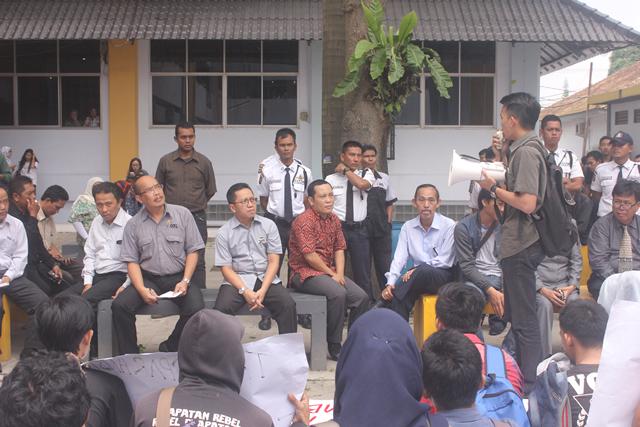 Penyampaian Aspirasi Mahasiswa kepada Lembaga Kampus UBL