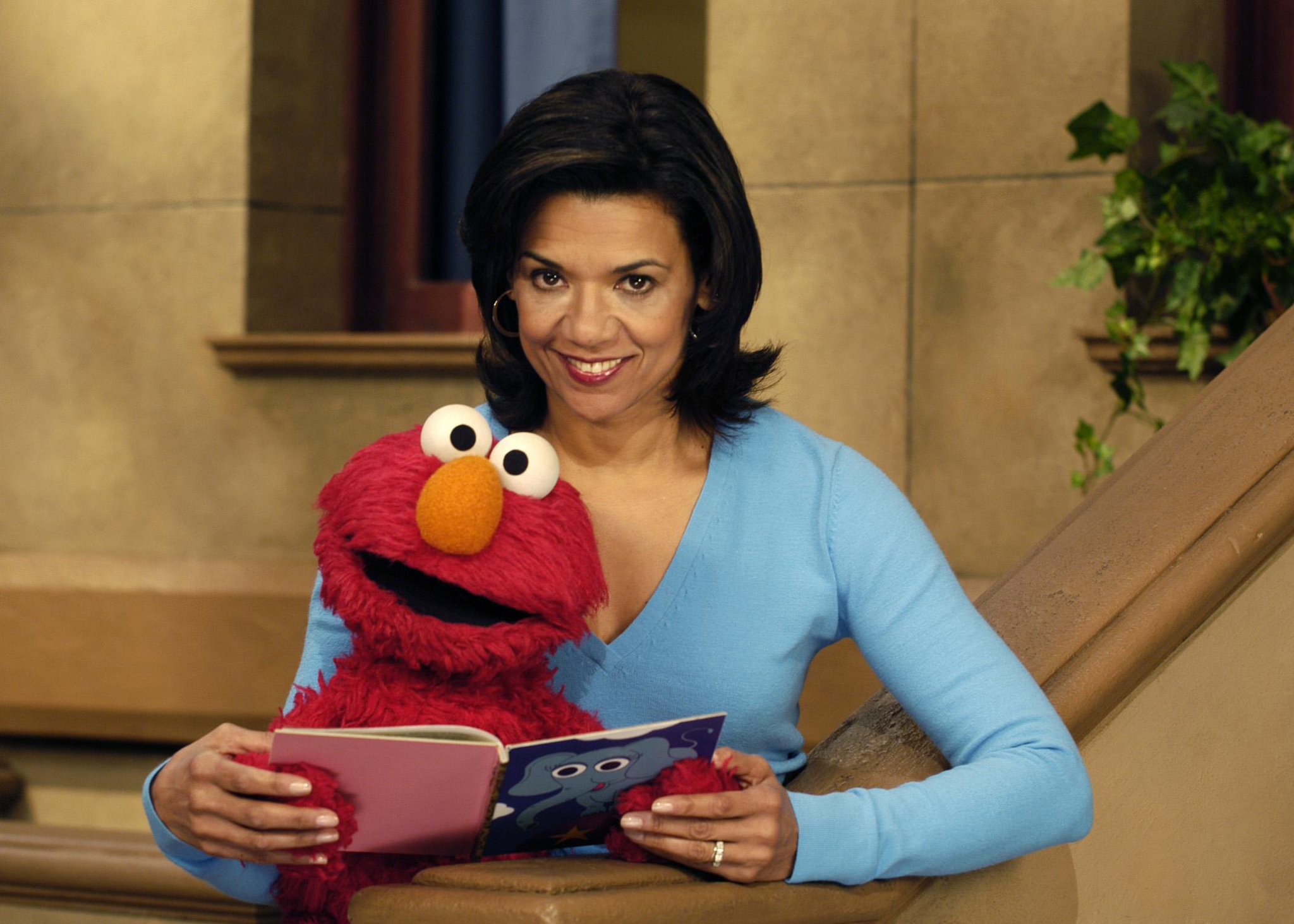 Happy Birthday to Sonia Manzano aka Maria from Sesame Street, who turns 65 today! 