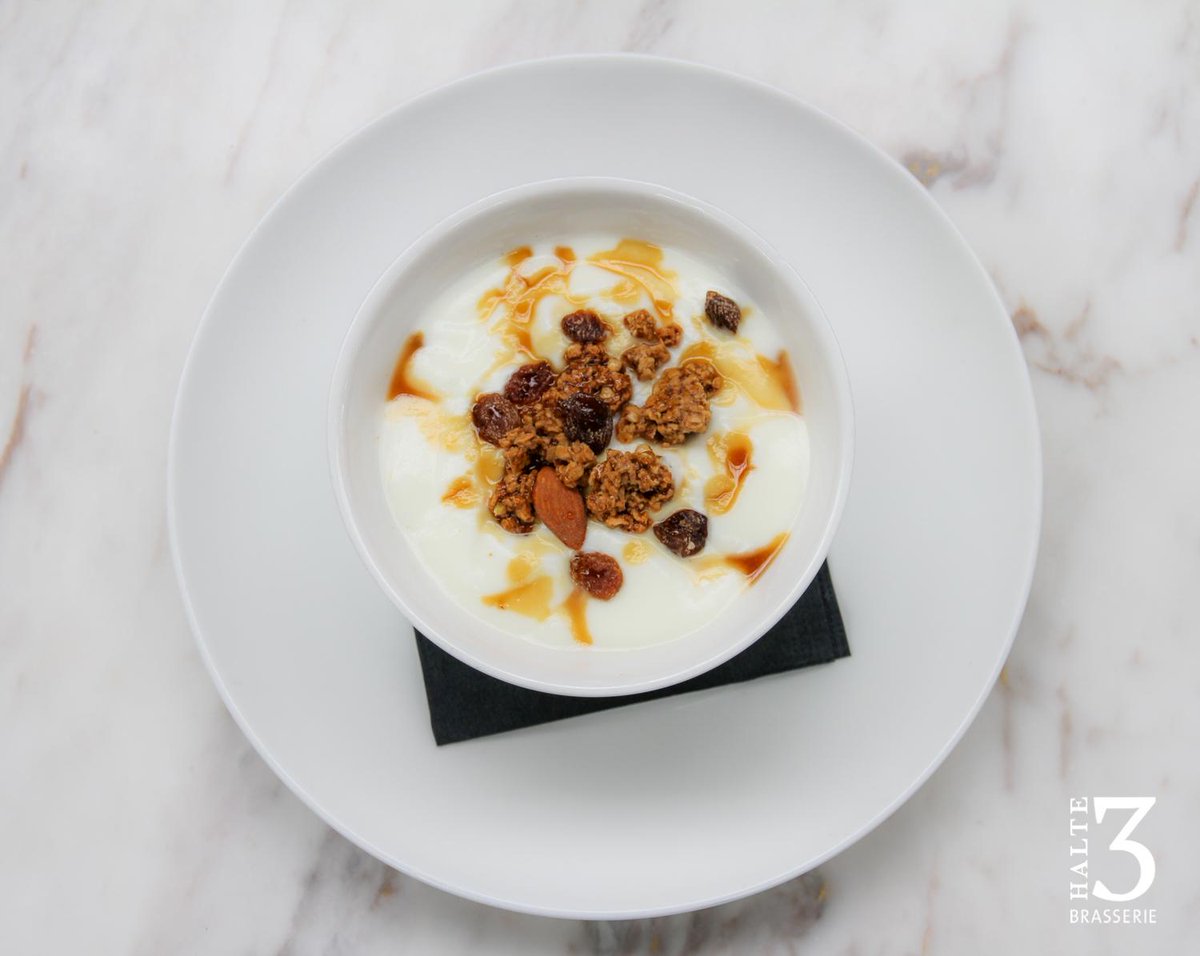 Typhoon_PR's tweet photo. Goodmorning! Breakfast at #Halte3 is the ultimate start of your day. #foodfriday http://t.co/Y8tlfEHQYi