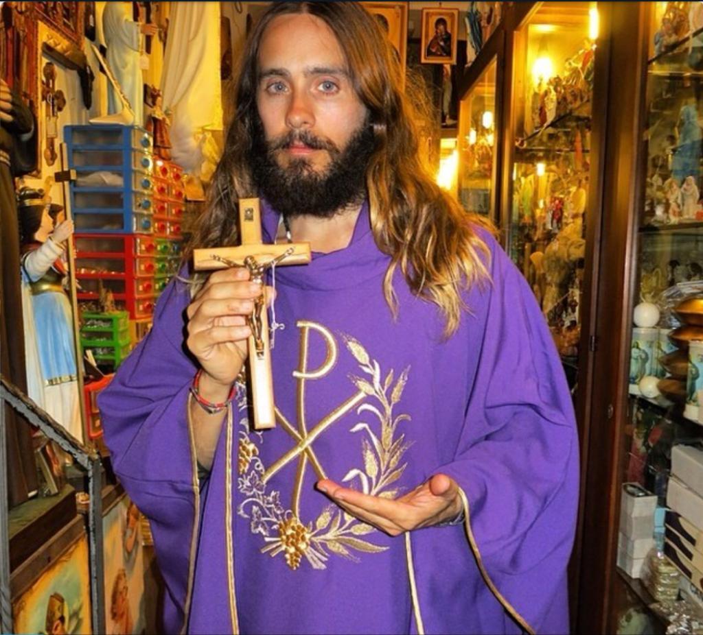 strange_charm_q's tweet photo. @30SECONDSTOMARS #2014 #LLFDtour #MarsMemories ๐ @JaredLeto #JaredJesusLeto ๐๐๐ ๐ผI'm guilty as you want me to be๐ผ http://t.co/B0U37iJlSr