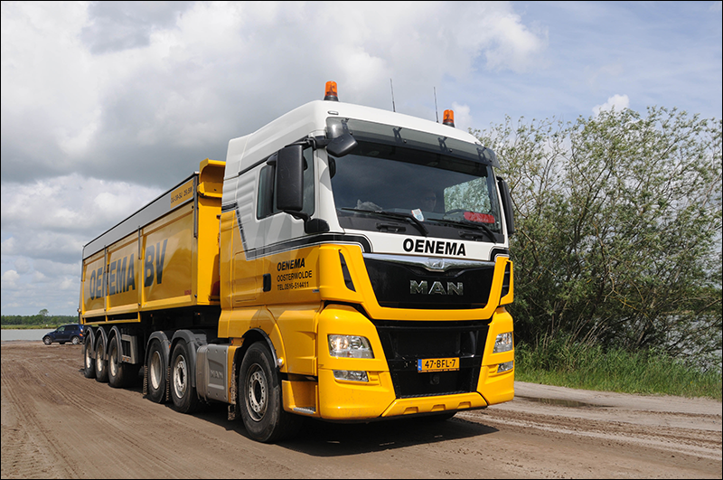transportonline's tweet photo. Vijf nieuwe MAN-trucks verduurzamen vloot #Oenema Groep http://t.co/sd0S15DEPd @mantruckbusuk #oosterwolde http://t.co/BvJT3CwKyH