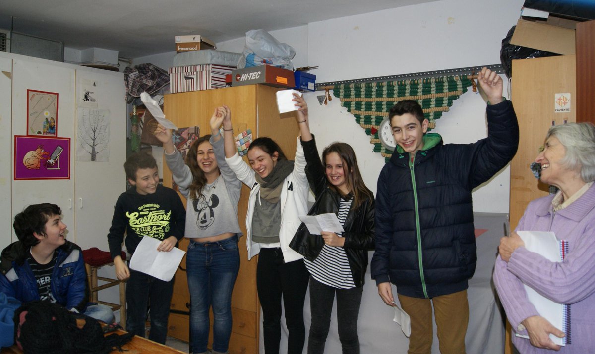 LinformatiuStA's tweet photo. L'infomatiu SANT ANTONI: Una bona manera d'aproximar-nos
http://t.co/P7LAWrPzj1
@escolapiacat #xeix http://t.co/uXtW0nMzA9