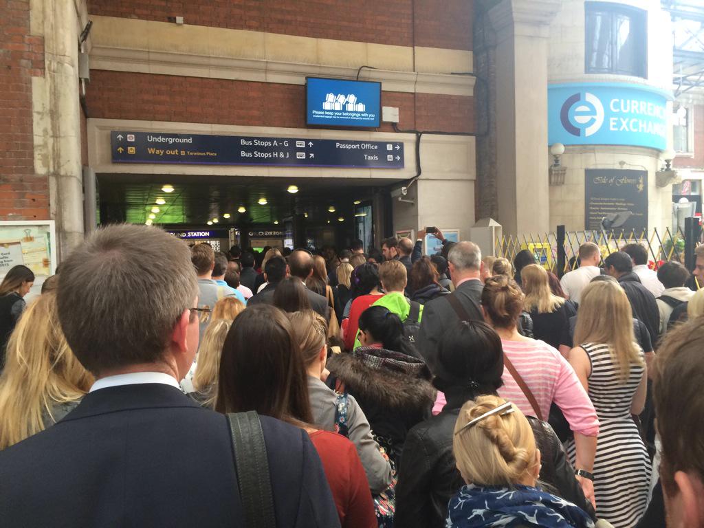 ktloufairfield's tweet image. Great work @SouthernRailUK2 @TfL #uselessservice