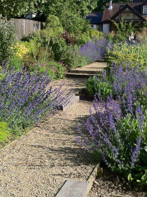 BeingOrganised's tweet photo. We absolutely LOVED our afternoon visiting stunning #gardens of #Brockham at the garden open day last Sunday. Fab! http://t.co/lI00Lv1RjH