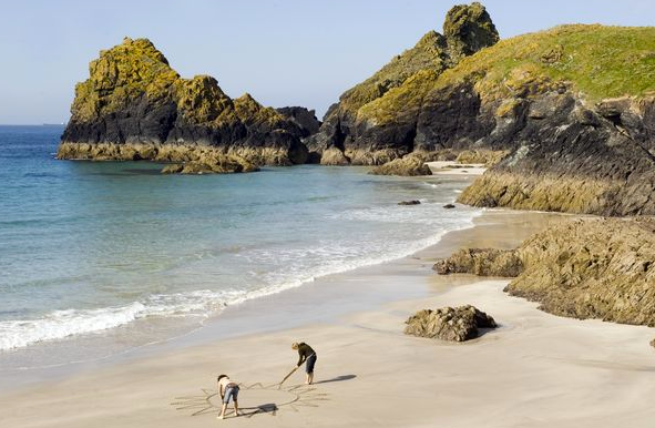 IFASuffolk's tweet photo. Stuck on a #budget this year? How about a #UK break? http://t.co/1KsF4visGl http://t.co/8BKyZD1SLA