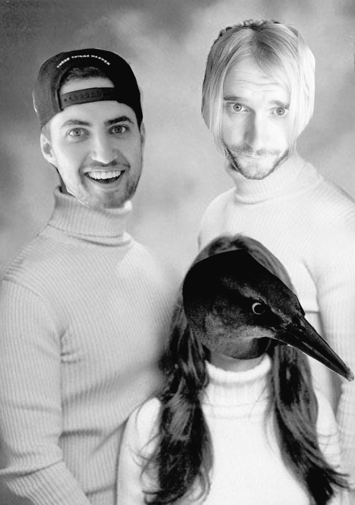 softgaljess's tweet photo. Rare family photo of @CMWhitehall @wtmkevin and their love child Sid #sid4life http://t.co/ykj7f2zzG8
