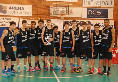 MovistarEstu's tweet photo. 16h Los #cracks01 vs @easo_sbt arrancan la defensa del título de España infantil masculino >> http://t.co/8wy2tXUIls http://t.co/qICQvuU59B