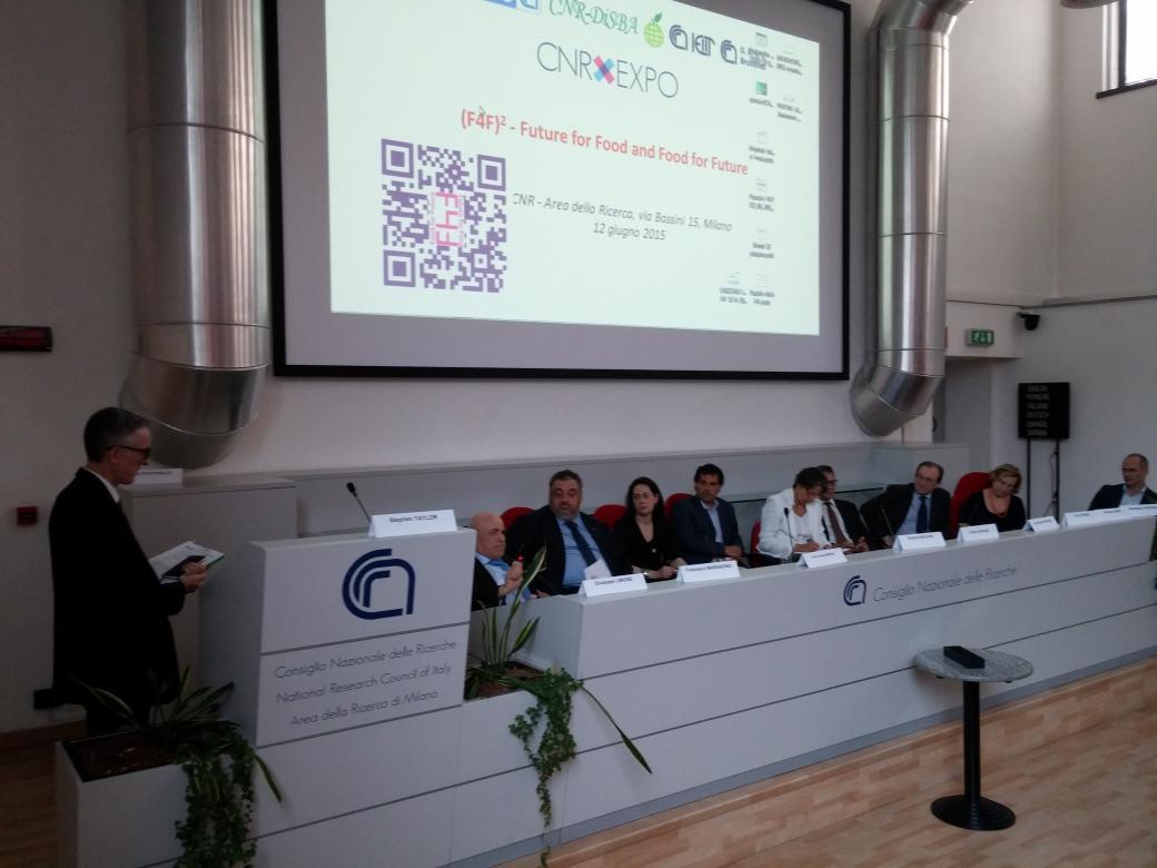future4food's tweet photo. Discussione finale interdisciplinare tra #filosofia #scienza #giurisprudenza #nutrizione.
#VivaioRicerca #Future4Food http://t.co/EjeusLsFZE