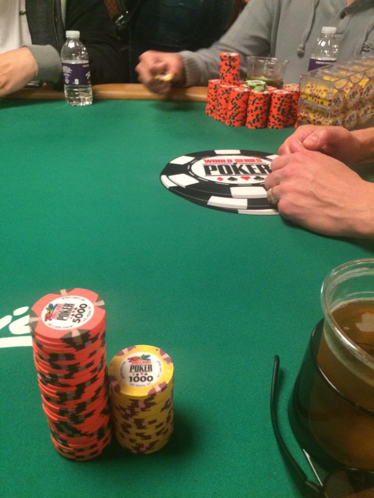 Steiner82's tweet photo. My stack compared to chip leader stack. #notworried #24left http://t.co/NIL34Krskw